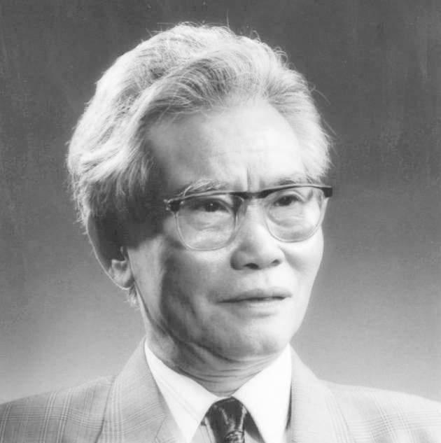 1933年，彭湃8岁的儿子彭士禄在汕头炮台监狱，披着麻袋片，光着脚，吃着霉饭，被