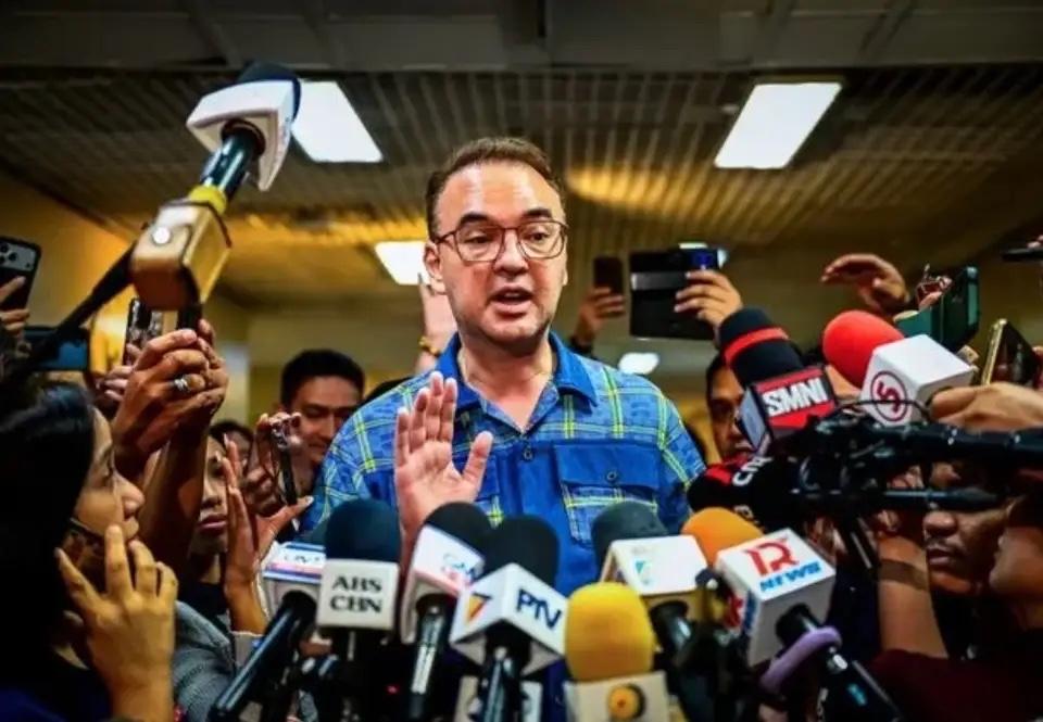 菲律宾参议院突然“政变”！卡耶塔诺被赶下台后怒了：不能让他国和总统府替我们做