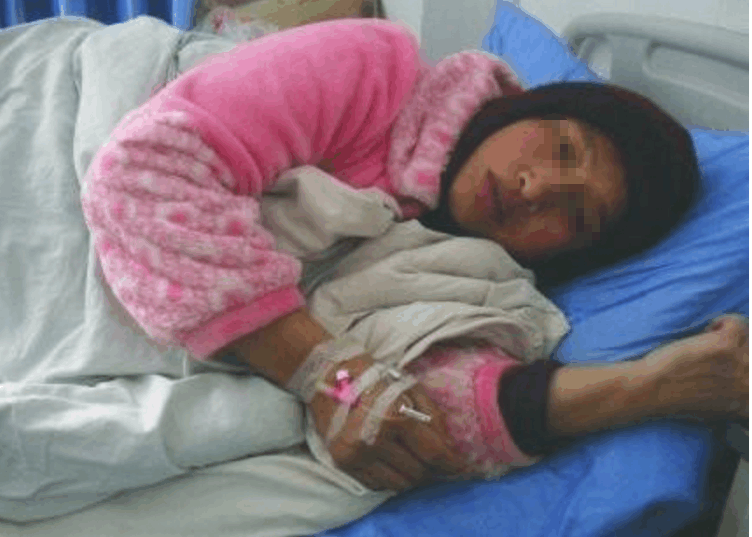 二胎女子为保住胎儿打了几百针保胎, 宝宝出生后产妇崩溃了