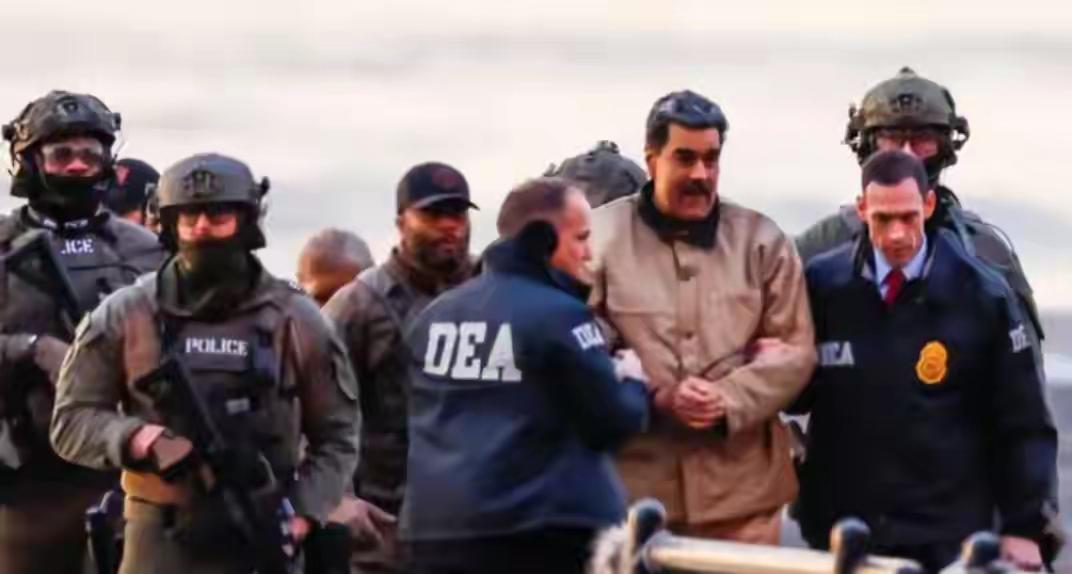 历史不会重复，但会惊人的相似。从36年前在巴拿马出手，到36年后在委内瑞拉再来一