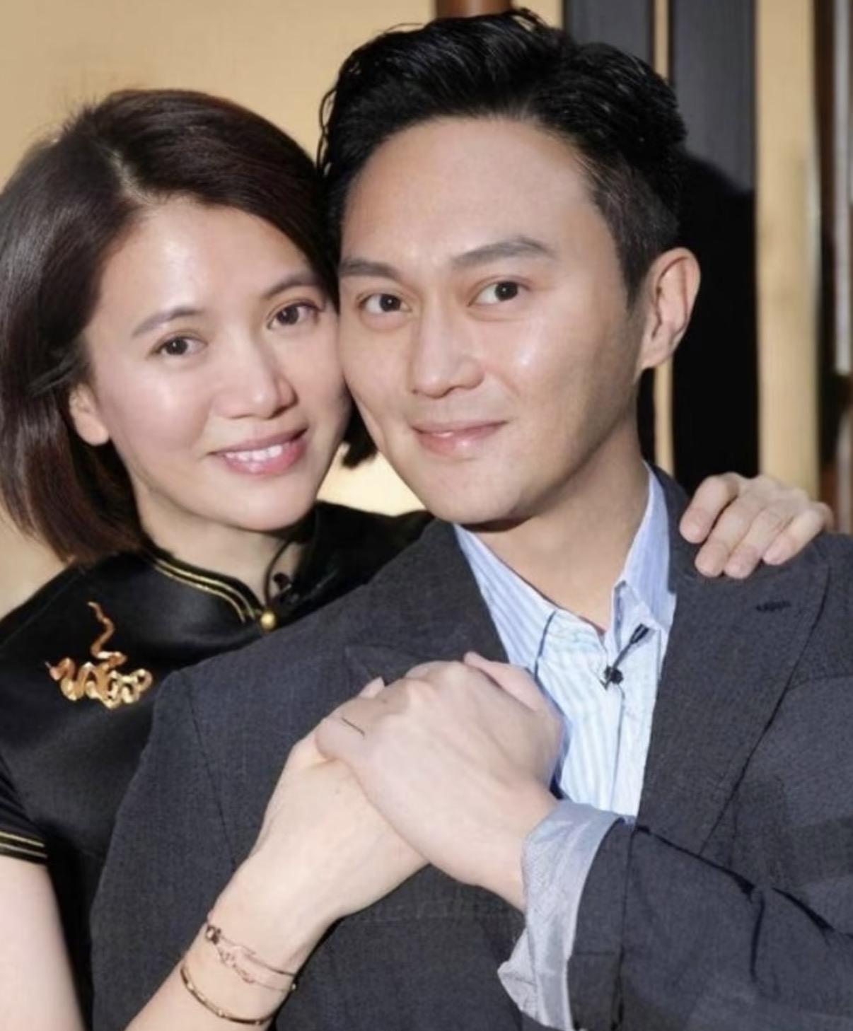 袁咏仪估计这辈子都不会和张智霖离婚，理由很简单，不是因为他们儿子都成年了