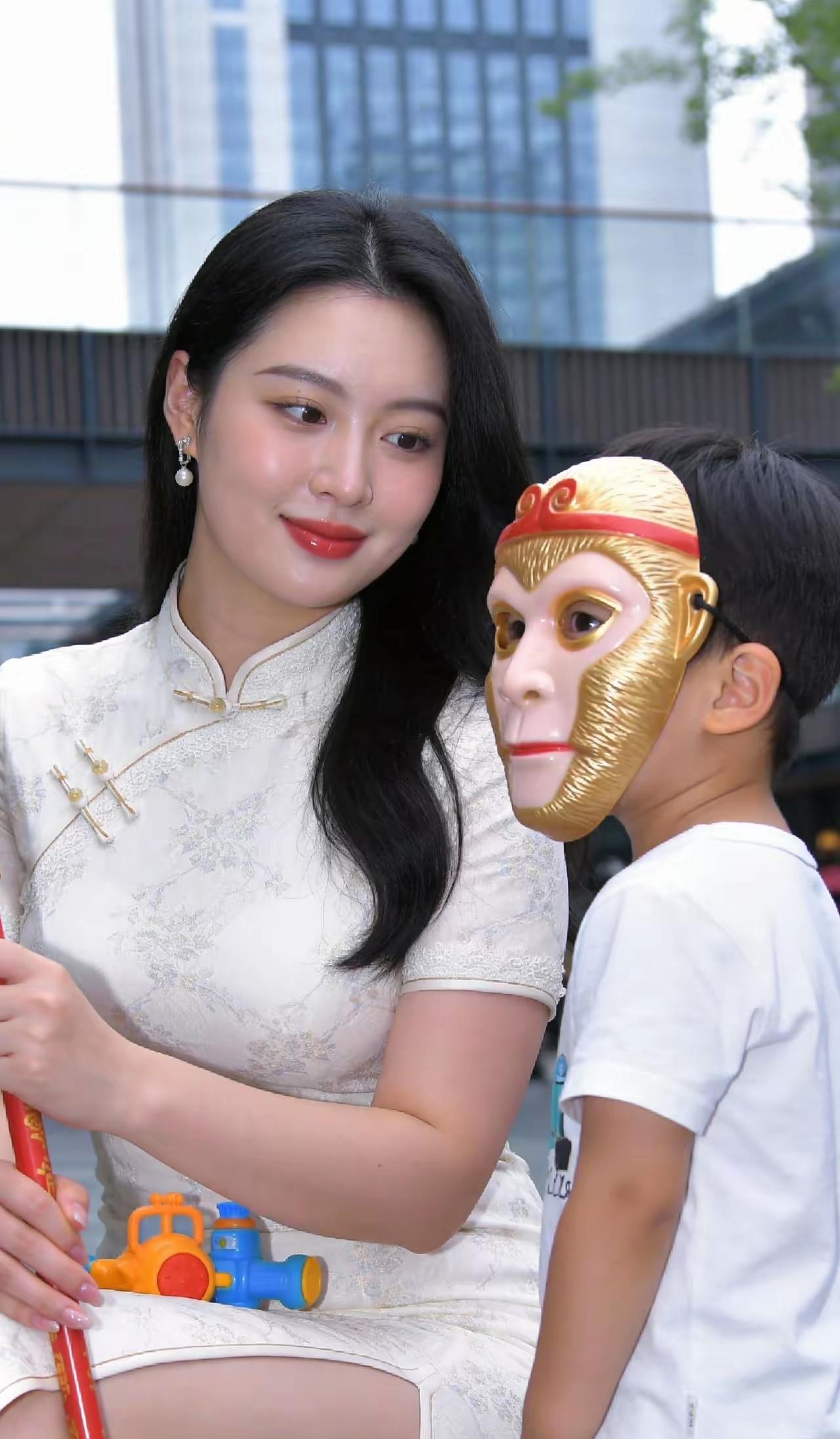 娶离异带儿子的女人，可得考虑周全，不然到最后可能落得两手空空。大家这么说，是有现