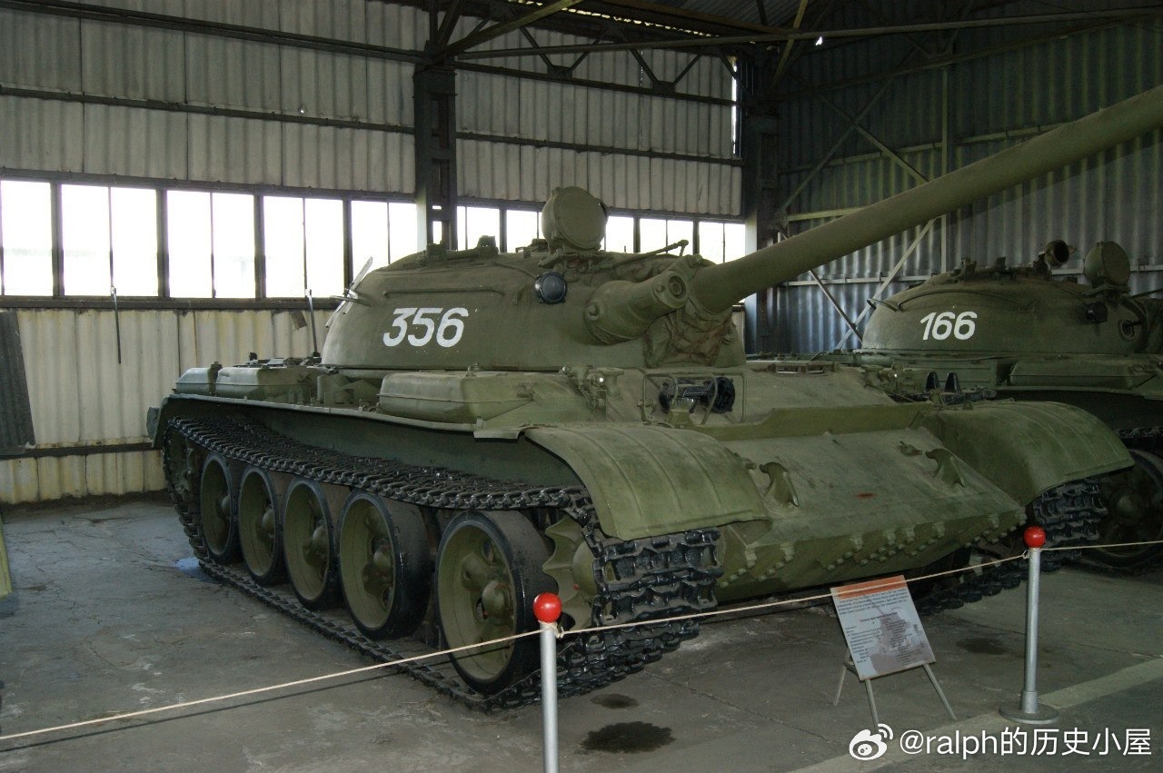 1954年6月21日TO-54喷火坦克通过验收，在T-54坦克基础上研制，服役到