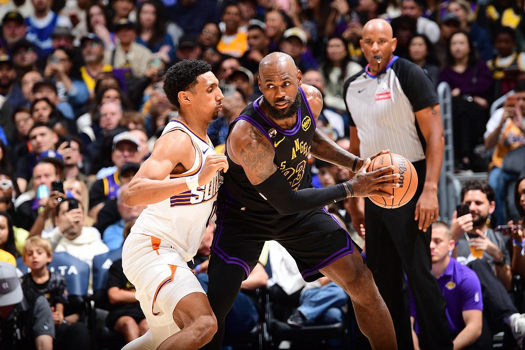 西部座次基本排定，湖人季后赛再战火箭北京时间4月11日中午，随着湖人主场以2