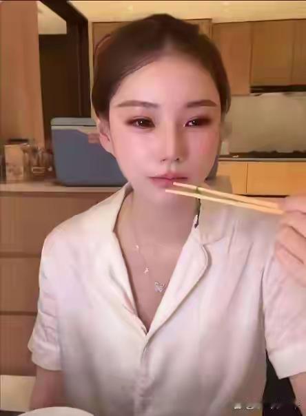 汪小菲先后的两任妻子，对待北京这座城市的态度，完全是两个极端。当年和大S在
