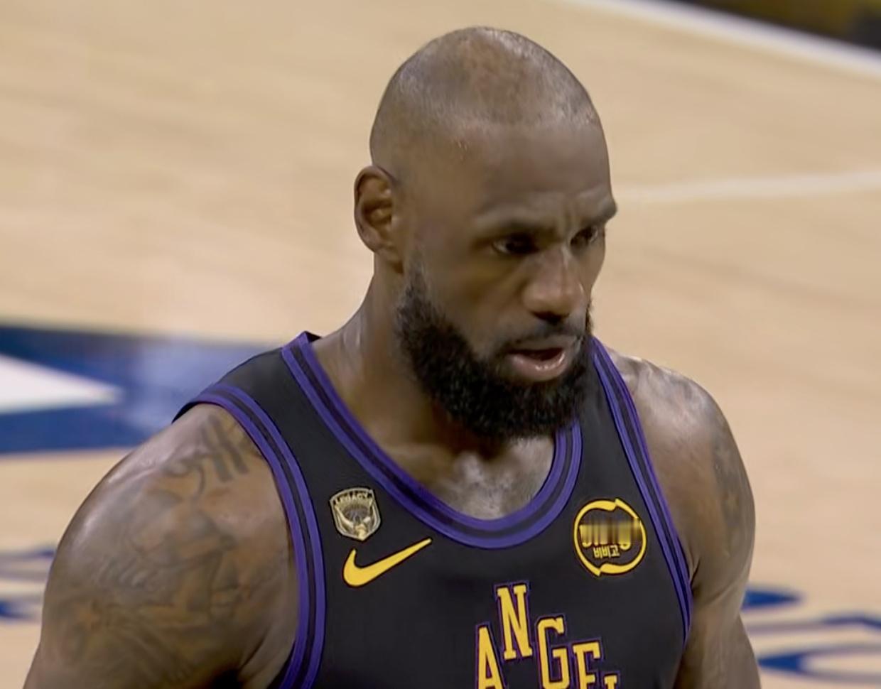 霸气侧漏，湖人101-94力克火箭，这3位是湖人赢球的最大功臣！1. 勒布朗·