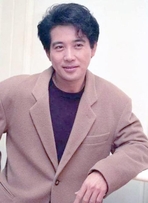 秦汉一边不舍孕妻，一边爱上林青霞，这句话当年引发轩然大波1973年这段感情