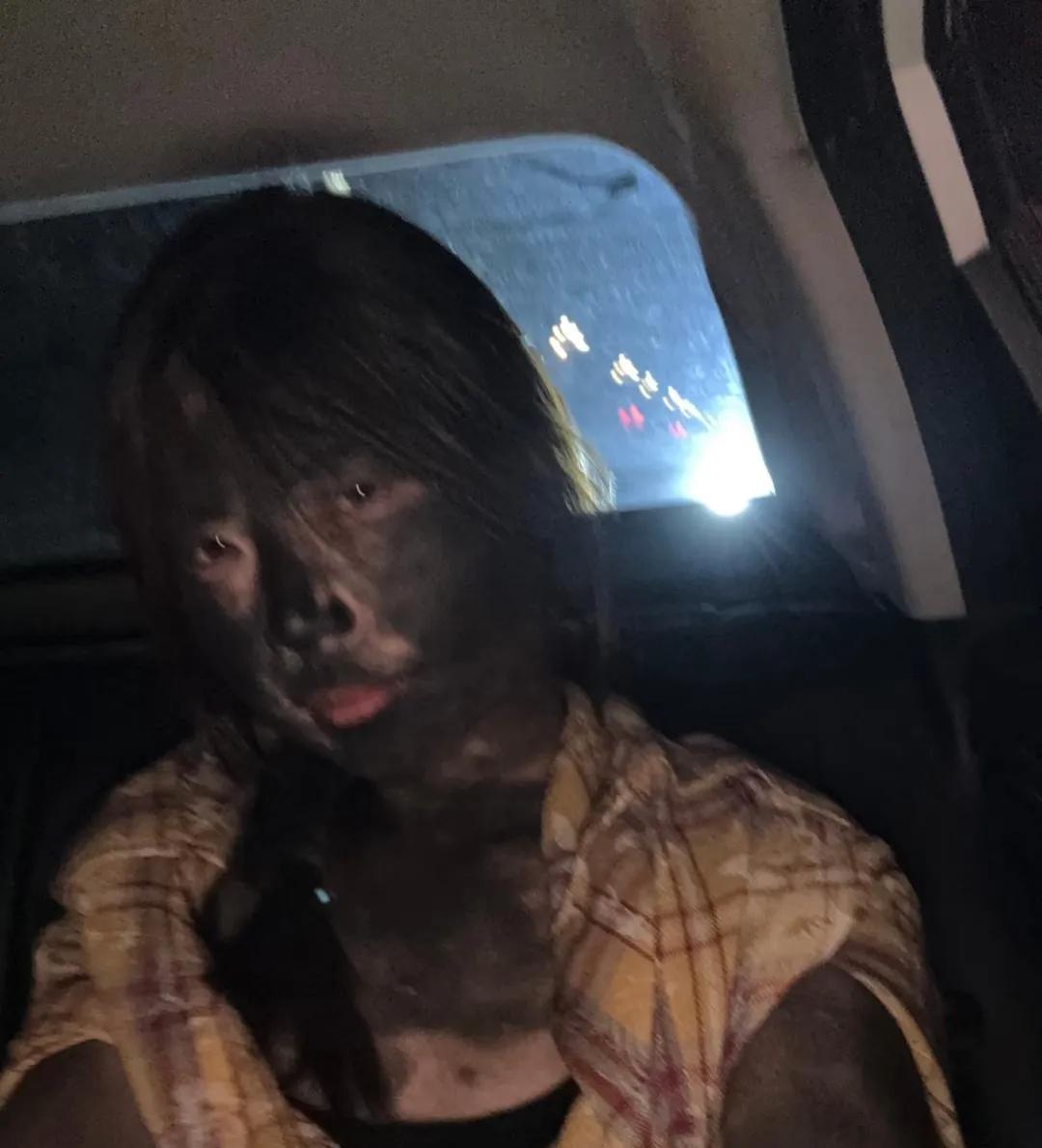 同事是来搞笑的吧，我不知道他经历了什么，他给我发来三张照片的时候，我整个人都懵逼