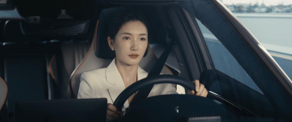 江疏影演我蛐蛐同事夜色正浓里的赵玫太真实了，认可董越的上位野心，心疼闺蜜的遇人不