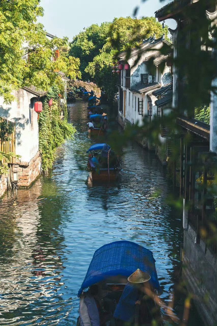 苏州，一巷炊烟一巷雨，一片园林一片声；在这座江南小城，怎么走也走不够！​​​
