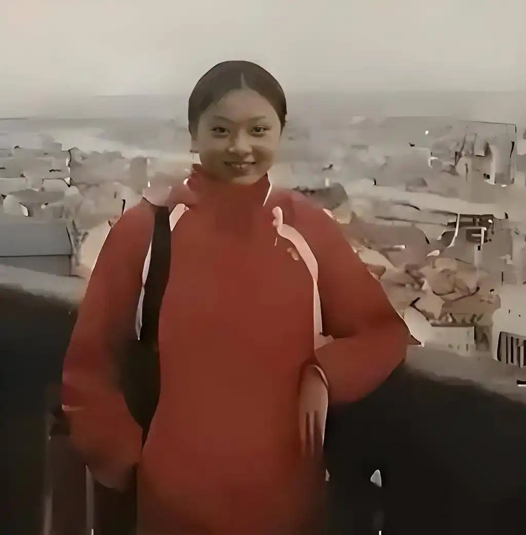 陈婷18岁照片曝光，难怪张艺谋会娶她，青涩模样太迷人