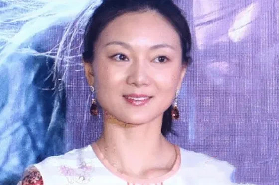 张艺谋这个级别的人物，那可以说是阅女无数。可是，他为什么会看上陈婷呢？