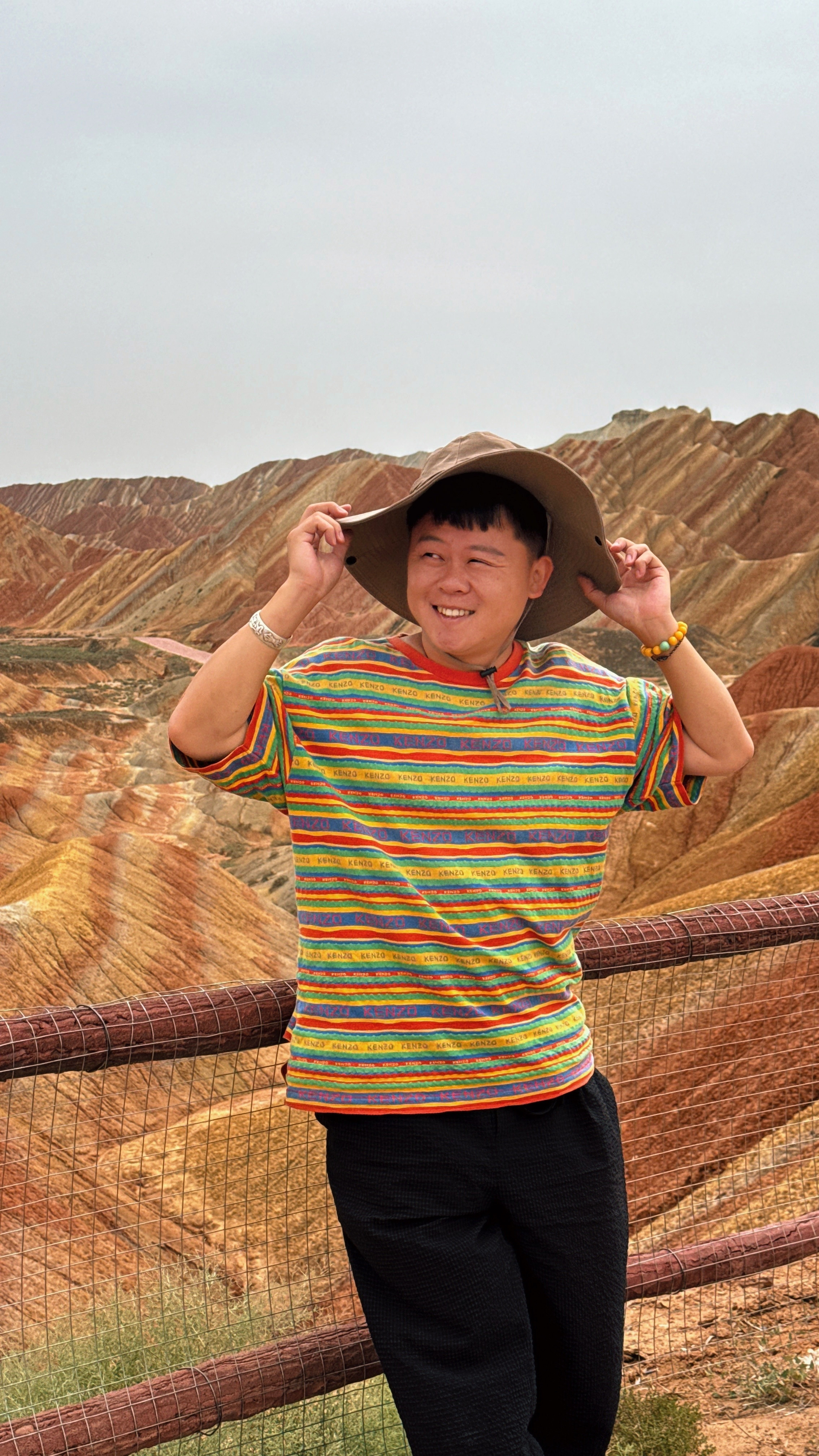 被甘肃地名美到了张掖七彩丹霞地貌，居然还和我撞衫了。​​​