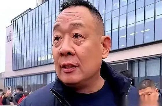 河南许昌那个胖东来，又干了件让所有同行后背发凉的事。一盒352块的茶叶，里面喝出