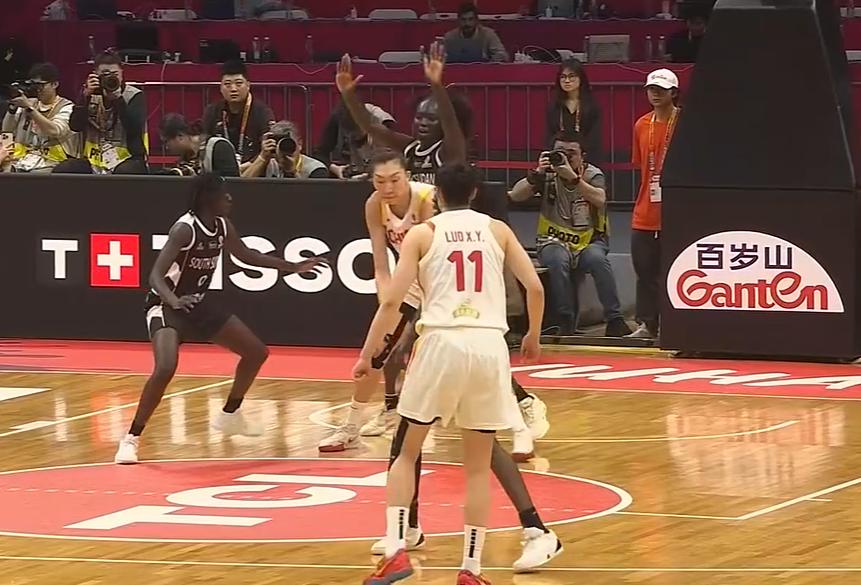 中国女篮首节22-15领先南苏丹两大功臣北京时间3月14日，女篮世界杯预选赛，