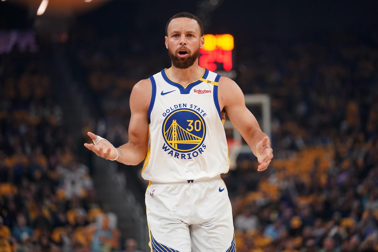 NBA以往的腿筋拉伤休息多久？霍勒迪：3场布克：3场哈登：3场比尔：5