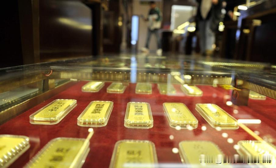 大家发现了吗？金饰价格已大降300元，买的人却变少了！就在6月1日，国际金价
