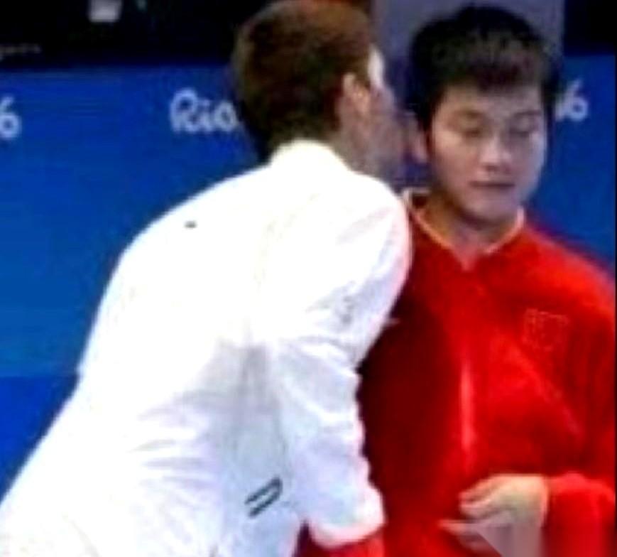 能从世界第一的“大头”王楚钦手里，硬生生啃下两局。讲真，看到比分的时候我心里咯