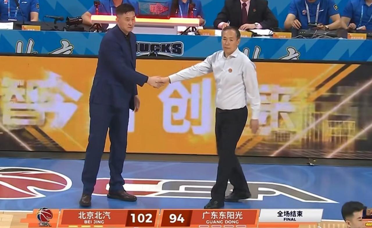 广东宏远以94比102北京首钢分差不是很悬殊，还有机会G2中，广东宏远做好这