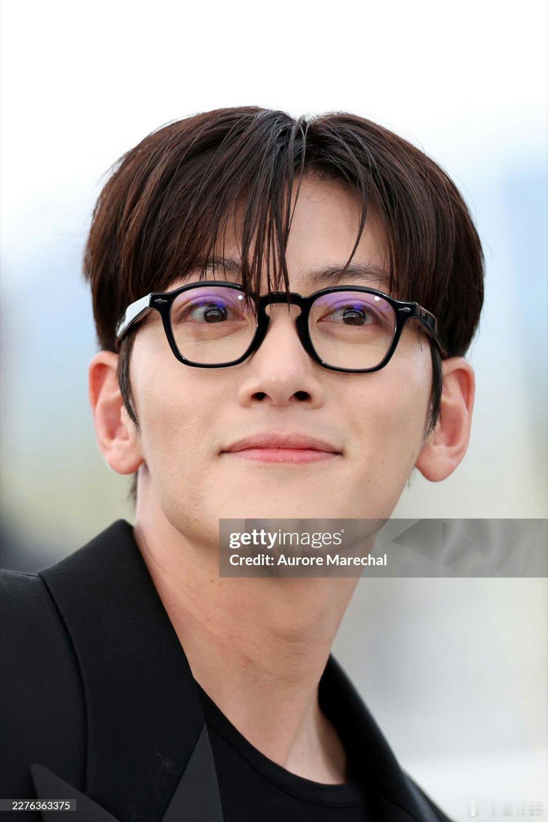 池昌旭涉嫌逃税韩国明星保质期好短哦，我记得他以前是那种典型韩式花美男，现在咋变成