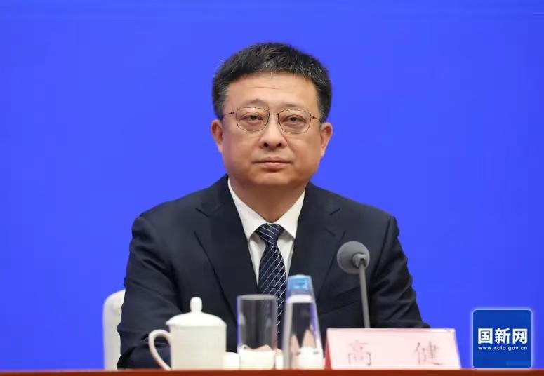 今天上午11点，省纪委官宣：青岛市副市长高健落马了。高健，1973年8月生人，