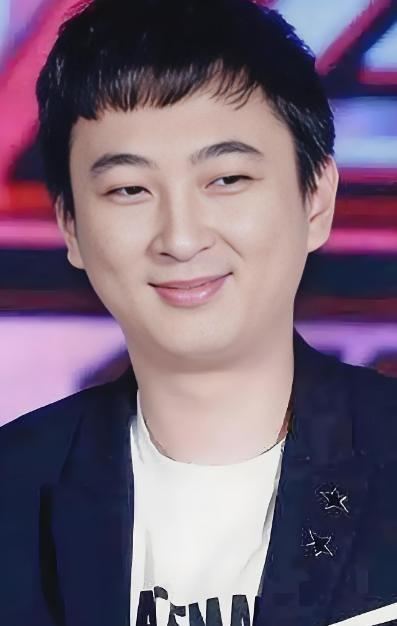 笑死了，估计王健林和王思聪打死都没想到自己居然成为了宗庆后宗富丽以及其他三位私生