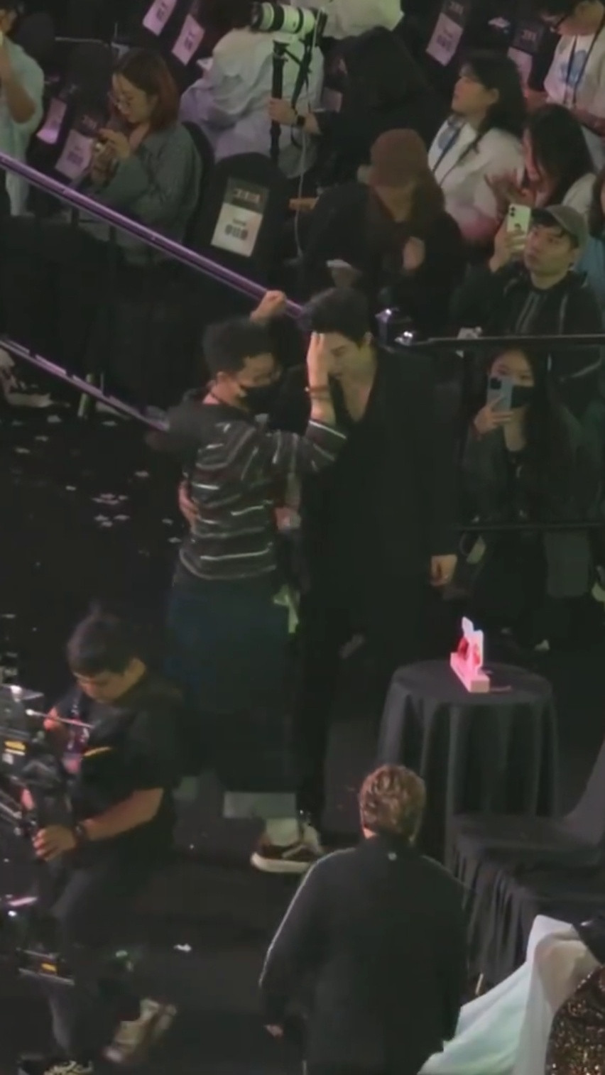 妈诶，刘宇宁这随便一搂都好苏啊，先天cp圣体