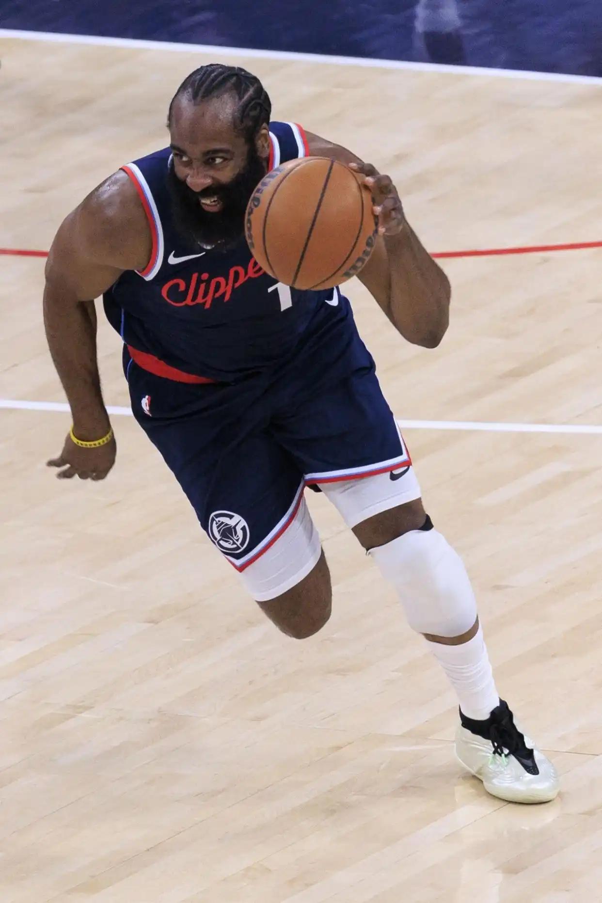 快船的莱昂纳德谈到哈登超越“大鲨鱼”奥尼尔，升至NBA历史得分榜第九位说：“听到