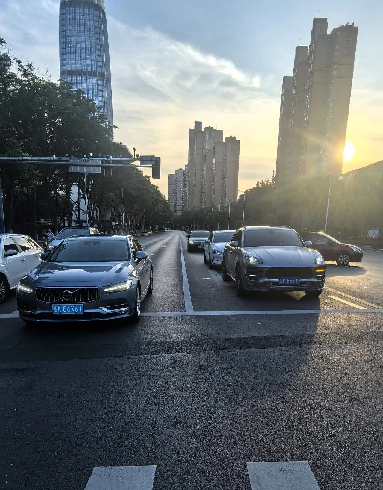 怪不得真正有钱的人都买沃尔沃，看不上所谓德系一线豪华品牌BBA，这么一看确实是有