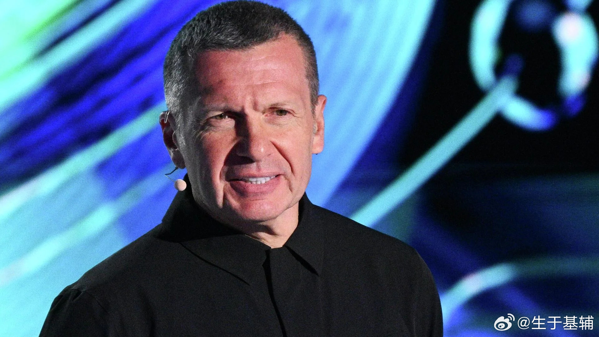 俄罗斯人被强制订阅了MAX上的宣传频道俄罗斯即时通讯软件Max开始强制用户订阅宣