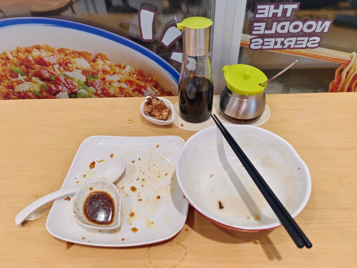 一直以为这种加盟连锁的小店，又贵又难吃，结果发现味道还真不错，这一份才19块钱，