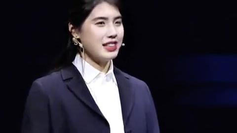 张雨霏震撼人心的演讲：最美游泳运动员的感人瞬间