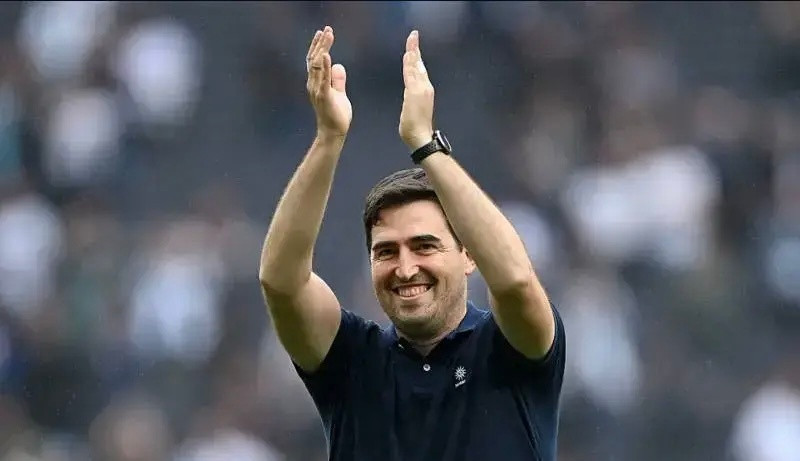 伯恩茅斯主帅伊劳拉将在赛季结束后离队带队三年，英超排名9/11/11，考虑到樱桃