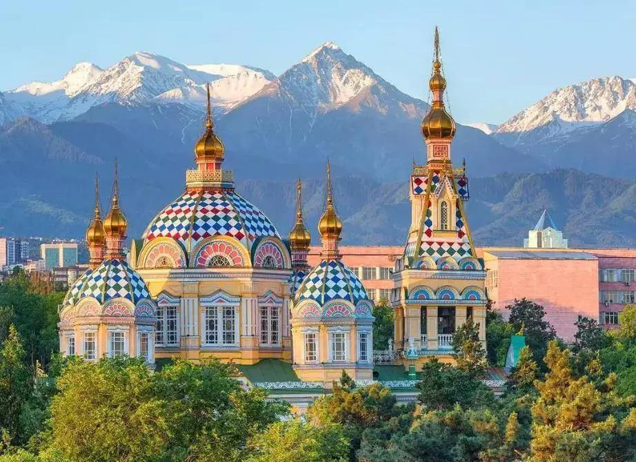 哈萨克斯坦这个国家挺有意思，它从未侵占过我国领土，却主动归还不少土地。2008年