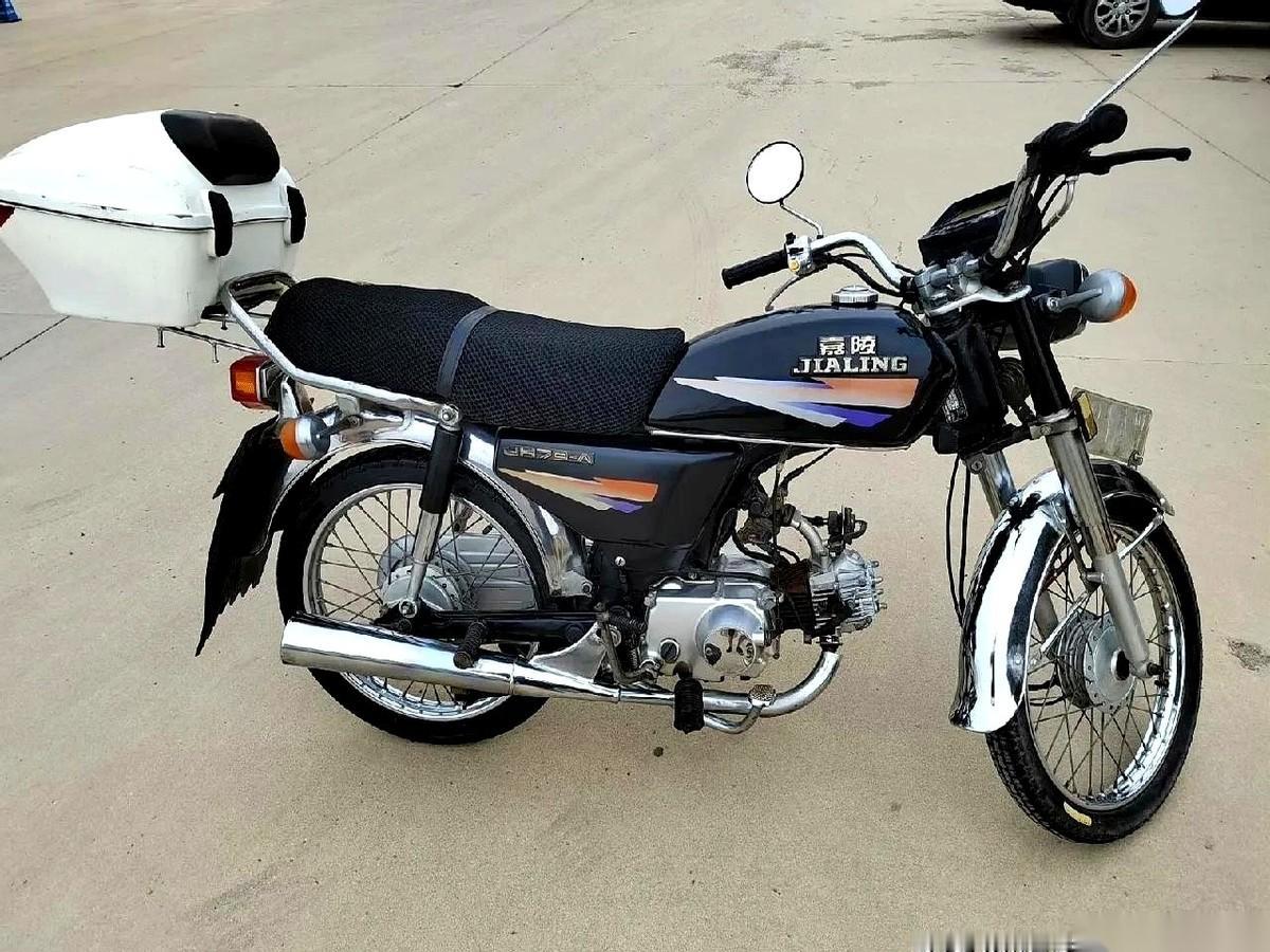 有些东西，你跟95后、00后是讲不明白的。他们不懂。比如，一台破破烂烂的嘉陵