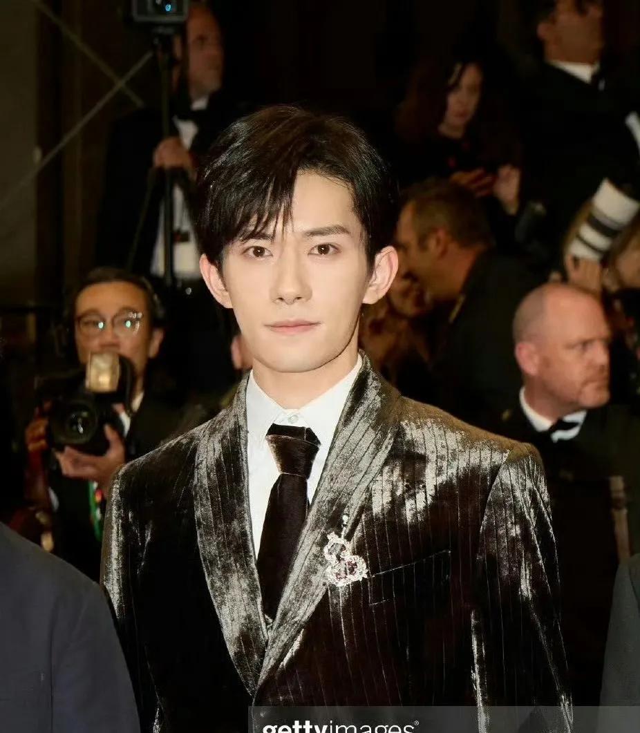 易烊千玺虽然不是帅的，但他的电影成绩是真的漂亮。17岁主演电影入围奥斯卡，2