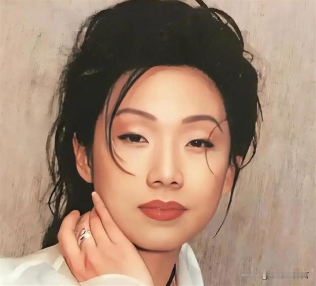 60岁林忆莲现状曝光！内地登台开唱，私生活让人唏嘘谁能想到，当年火遍华语乐