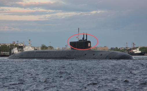 俄罗斯外长拉夫罗夫访华，一待就是两天，可是没想到，他人还没走，俄罗斯海军的一支舰