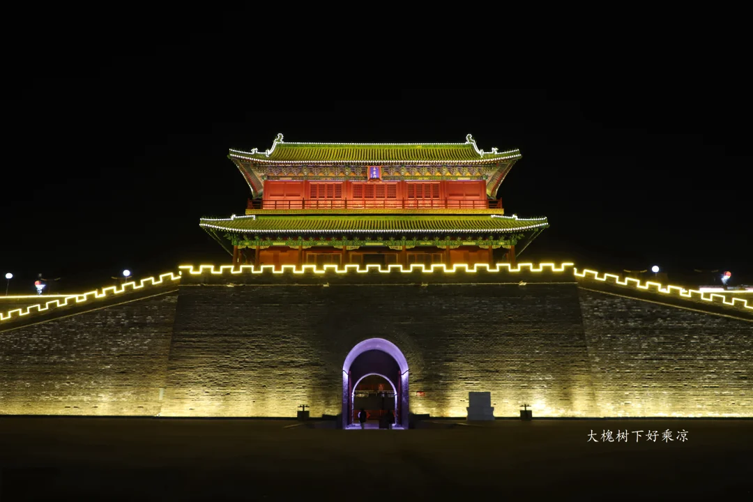 正定古城夜景，四座宝塔燿古城