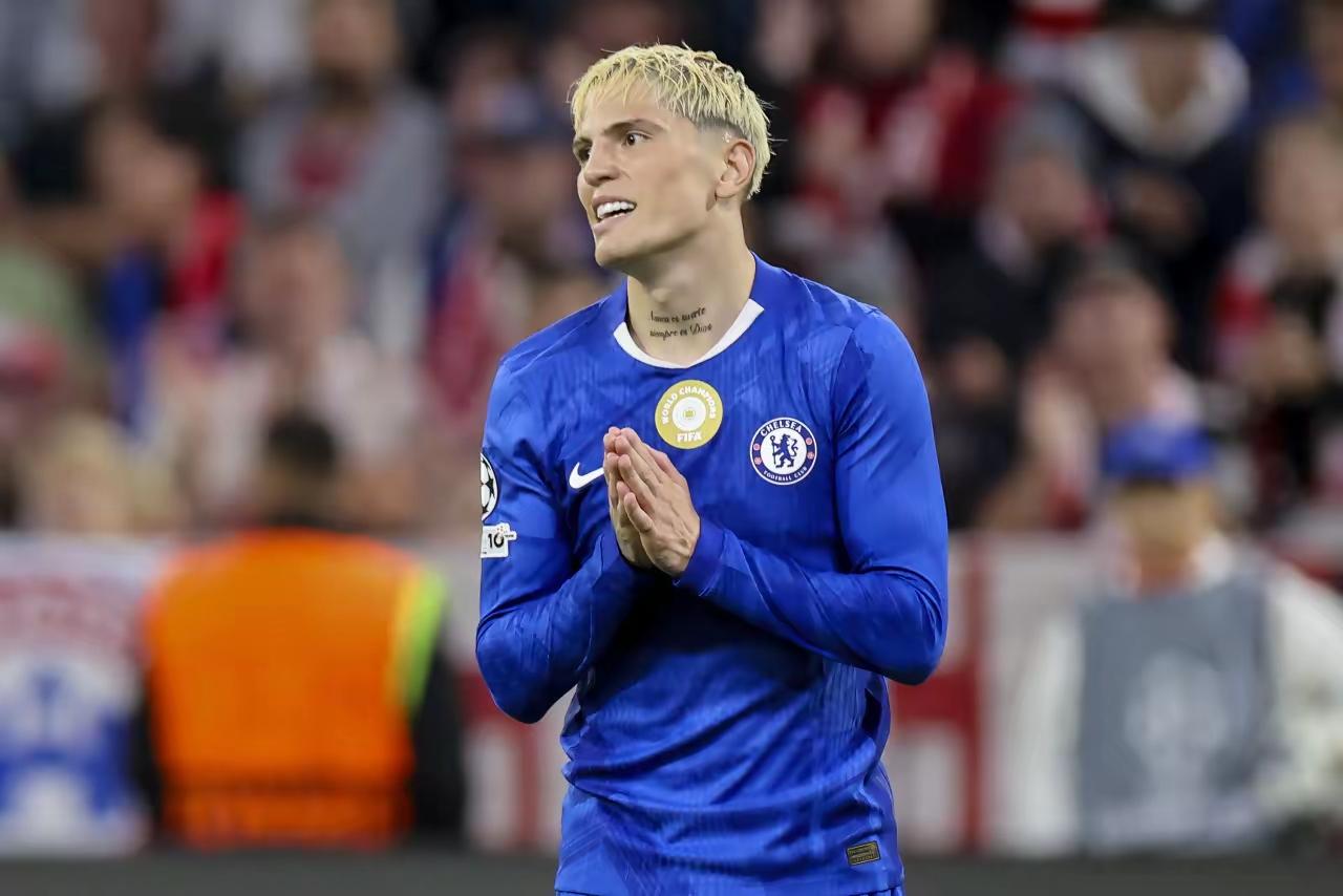 搞笑！向切尔西推荐加纳乔的球探被解雇了。个人觉得这条新闻有杜撰的嫌疑。首先切尔西