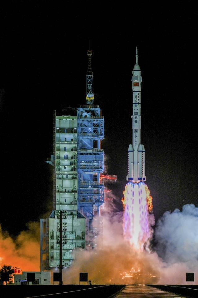 神舟二十一号出征苍穹! 首次采用3.5小时快速交会对接