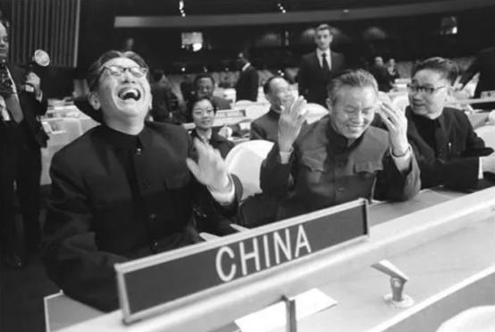 76票赞成又怎样？35票反对里日本跳得最高！当年拼死拦着中国进联合国的那些国家