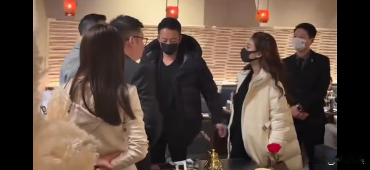 12月22日，汪小菲与马筱梅巡店被偶遇，马筱梅大腹便便，看起来似怀孕7、8个月的