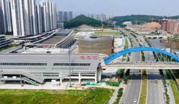 期盼新白广城际早日开通，让经常来往广州知识城的人们也能与市中心快速接触。新白