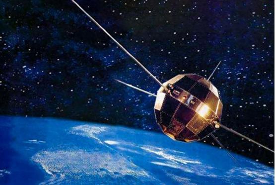 为什么东方红一号至今都没有坠入大气层？很简单，因为当初把东方红一号发射出去的时候
