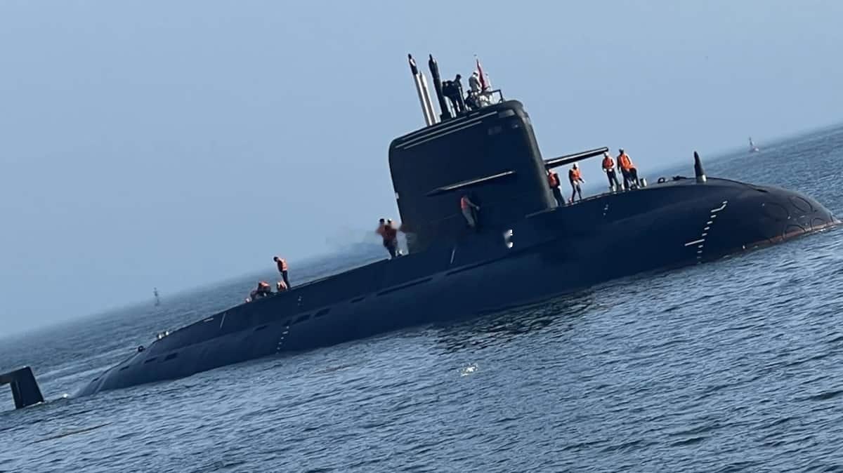 首批中巴合作的“汉果尔”级常规潜艇将于明年正式加入巴基斯坦海军服役。首艘“汉果尔