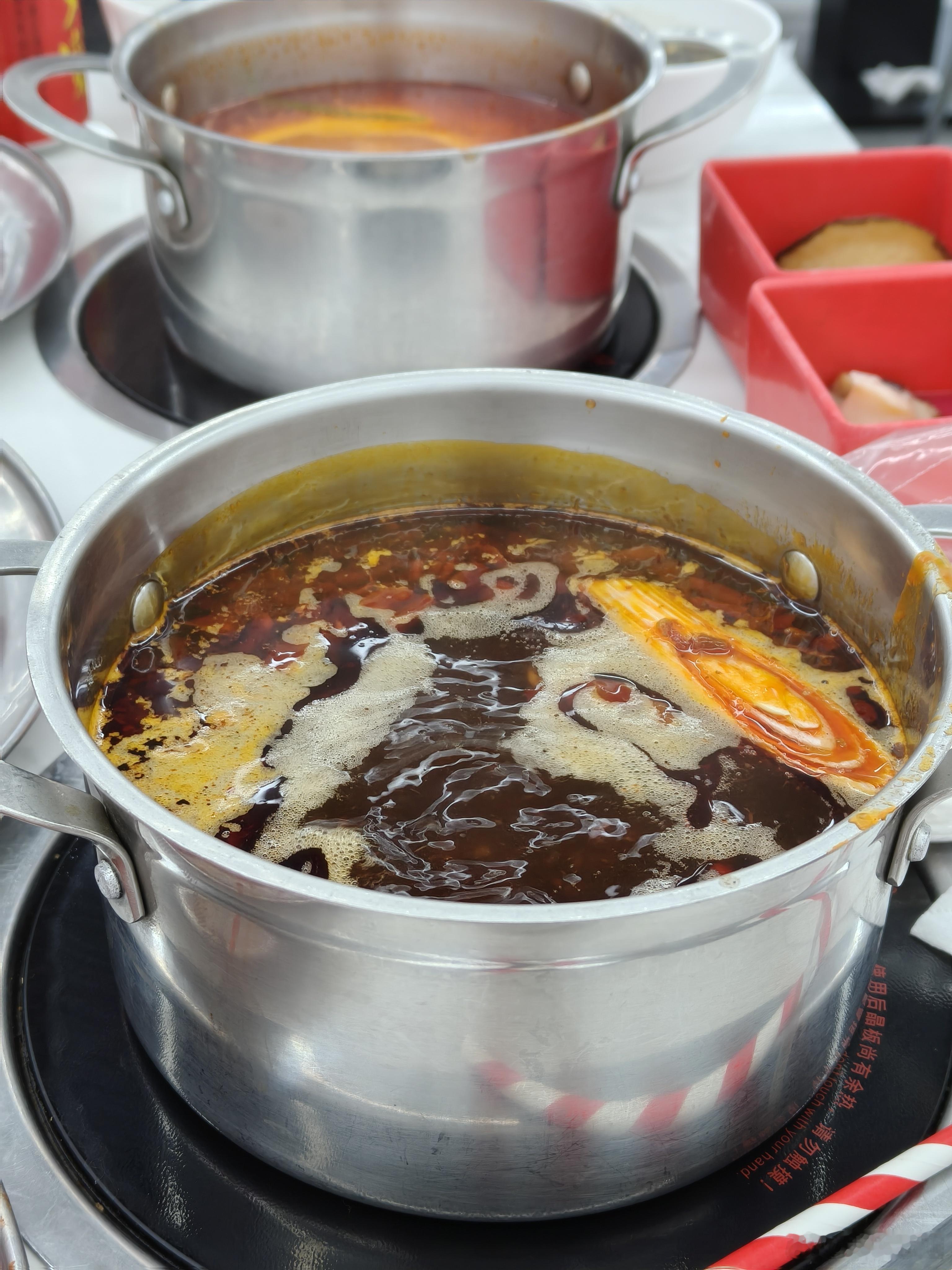 吃海鲜火锅但不吃海鲜[无奈吐舌]​​​