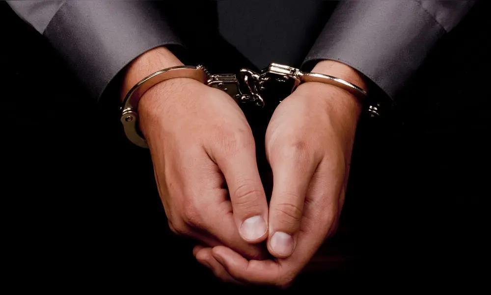 背弃民族大义必遭严惩！湖北襄阳网警消息，一位47岁男子在微信朋友圈发布诋毁和污