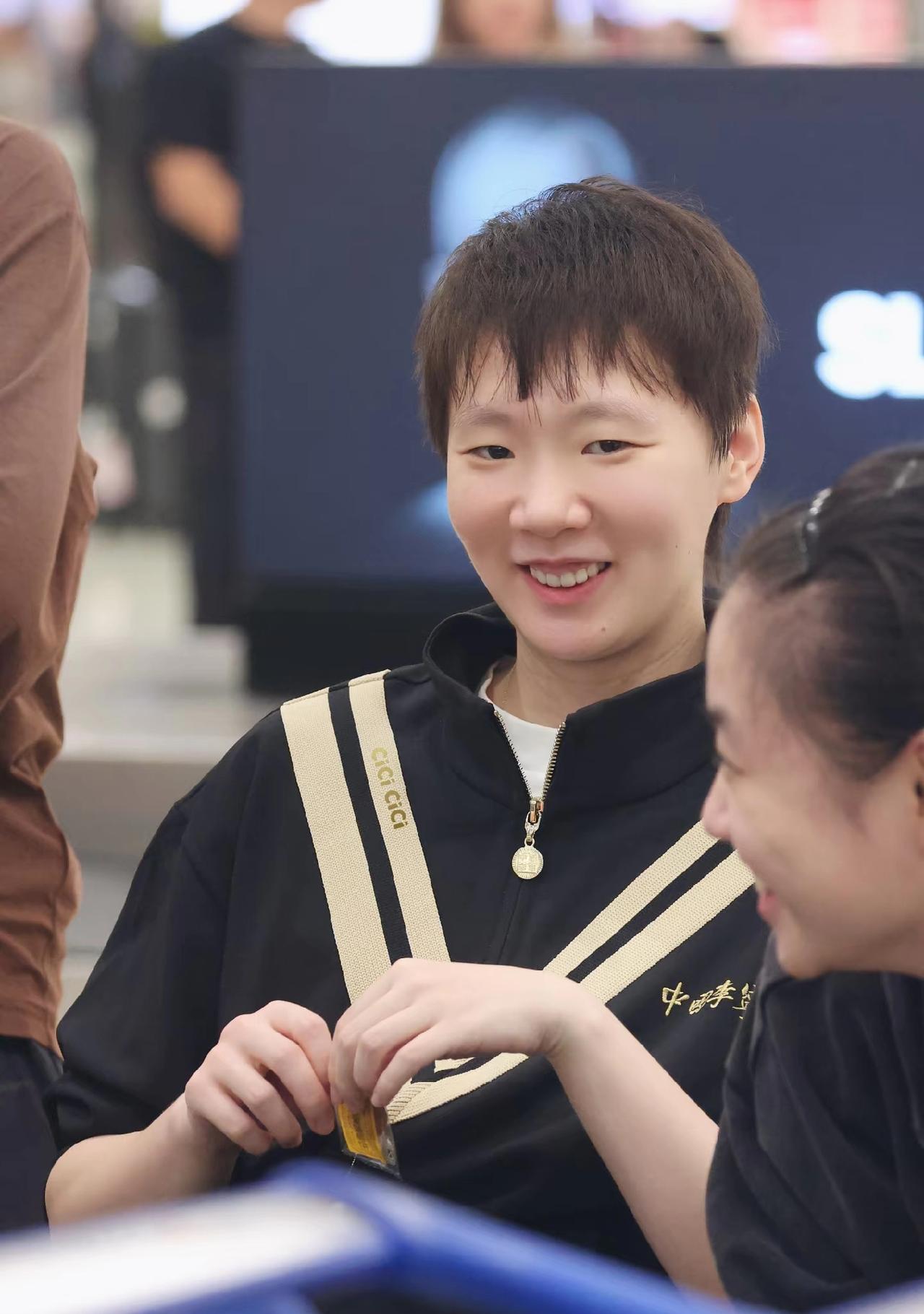 元宵节当晚，一直在网上非常低调的王曼昱终于忍不住冒泡，出来送球迷祝福啦！王曼昱