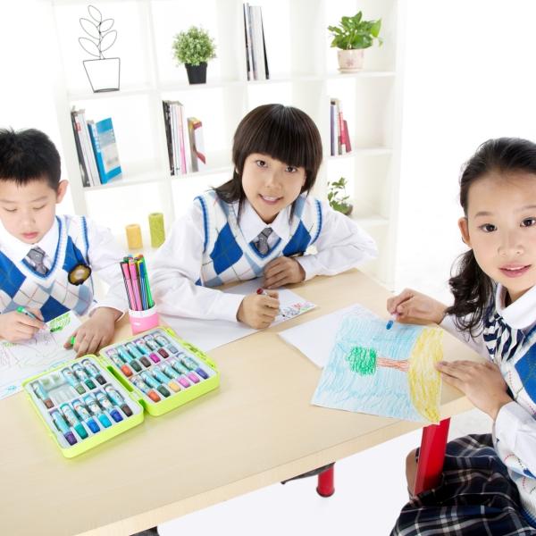 标题：孩子丢给托管班，一周见一面？成绩不及格真不怪孩子！我身边就有这么一家，